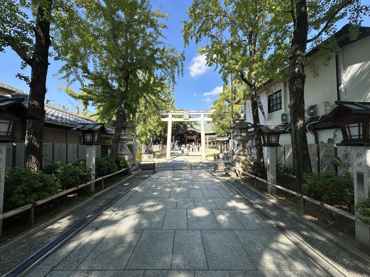 石切劔箭神社へ続く参道の様子