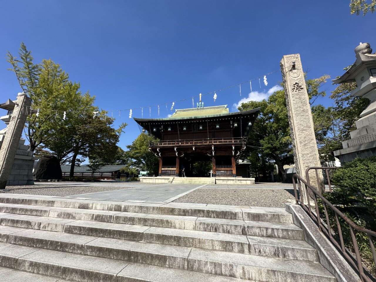 石切劔箭神社の境内